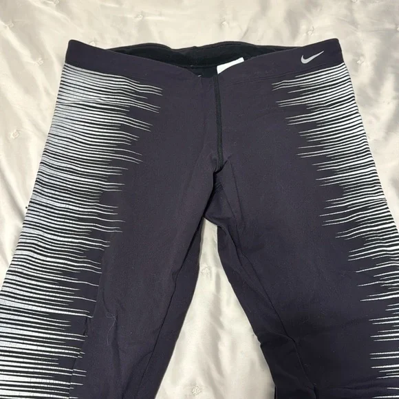 Nike Dri-fit workout leggings, Large - Picture 2 of 6